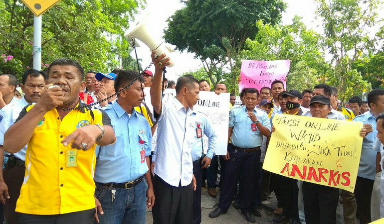 Tak Berizin, Transportasi Online di Pekanbaru Harus Ditutup